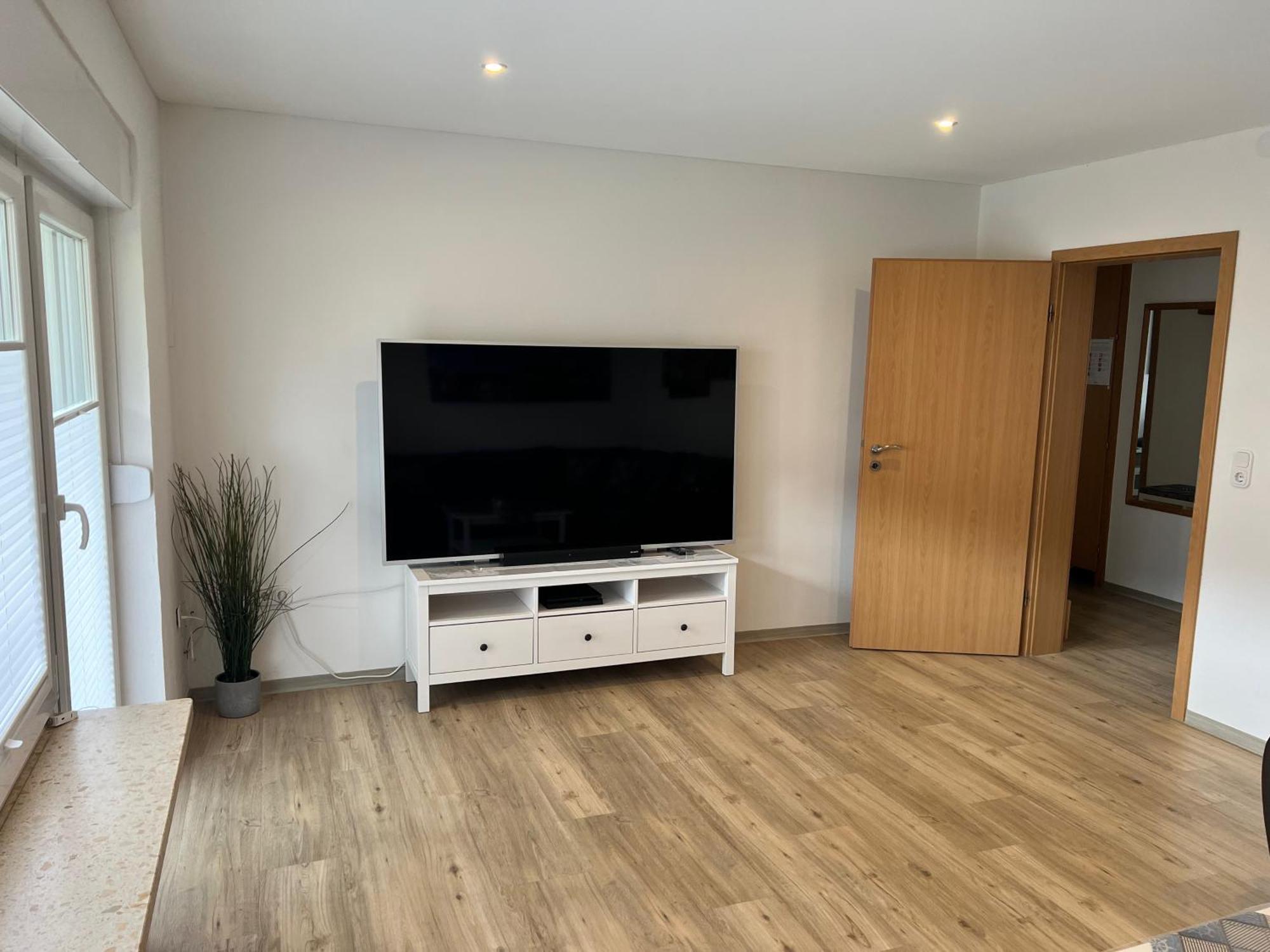Ferienwohnung Wippsteert - 5 Sterne - Mit Balkon Und Pkw Stellplatz Emden Exterior foto